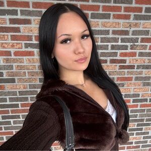 Meet your Posher, Lizzie